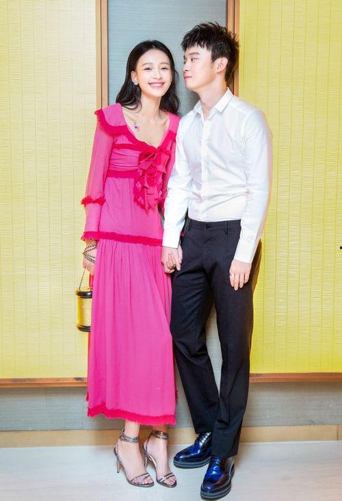 晏少夫人马甲掉了,身份之谜引热议